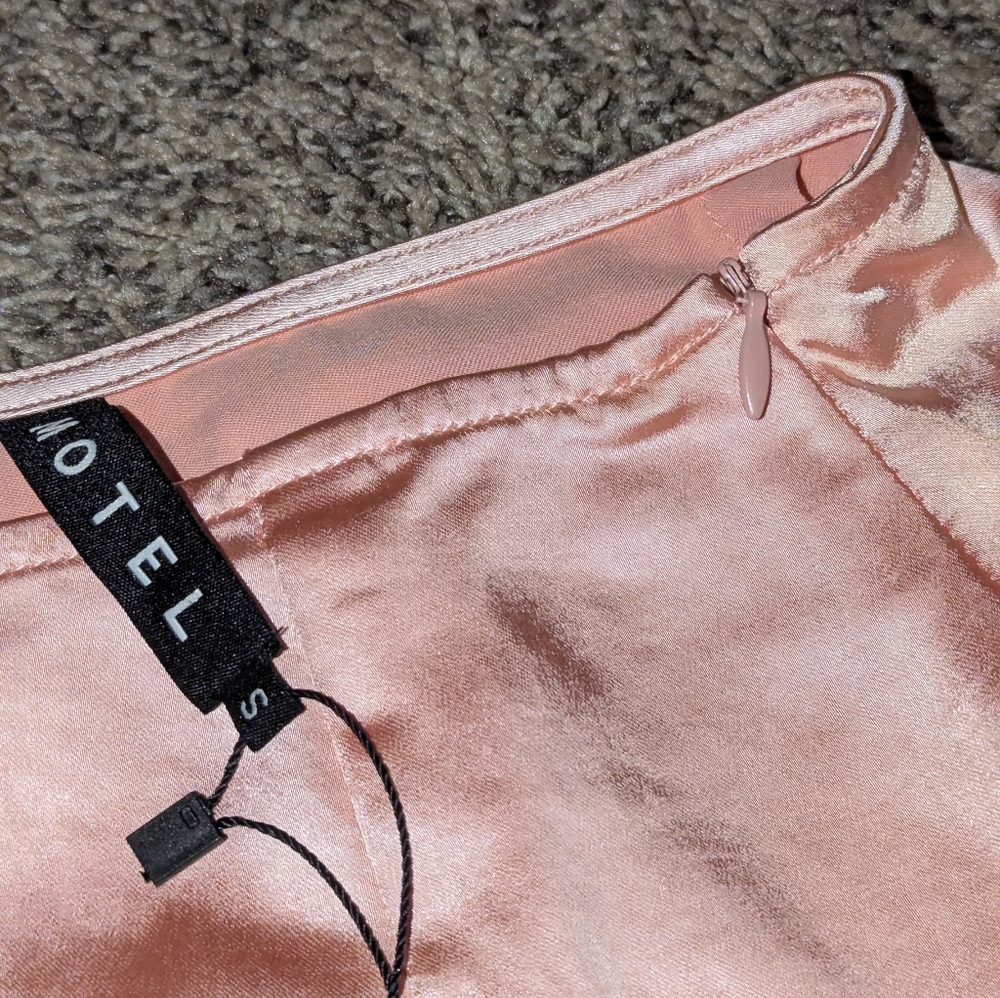 Shein Floral Puff Sleeve Top and Gap/Motel Pink Skirt Bundle - Picture 3 of 6